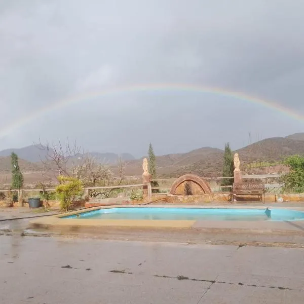 CORTIJO Rural MOLINO EL TARAHAL con piscina y zonas compartidas, hotel en El Tarahal