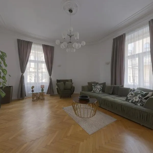 Beautiful condo at the Old Town, hotel v Bratislave