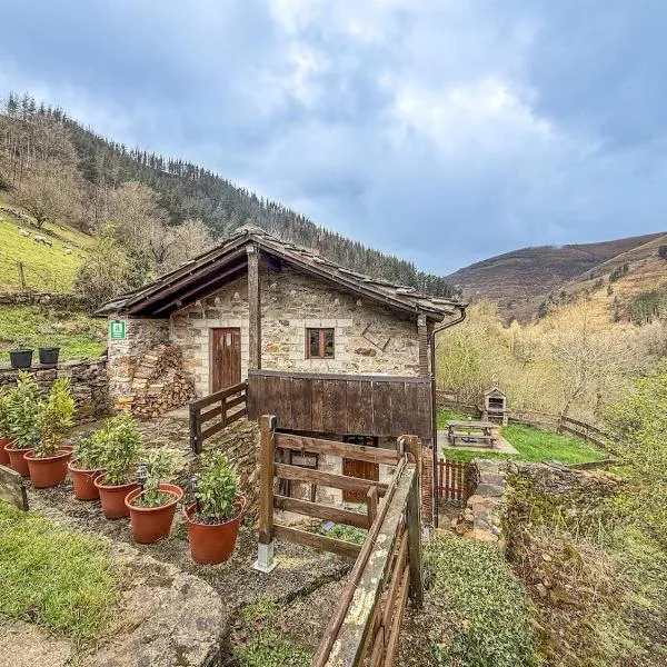 베가 데 파스에 위치한 호텔 Cabaña La Gurueba, frente rio y cascada