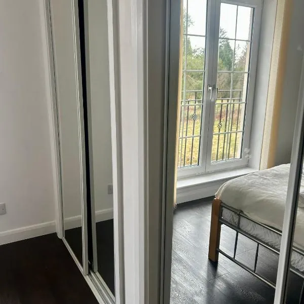 Luxury 2 bedroom apartment in Aberdeen, hotel v destinaci Kirkton of Skene
