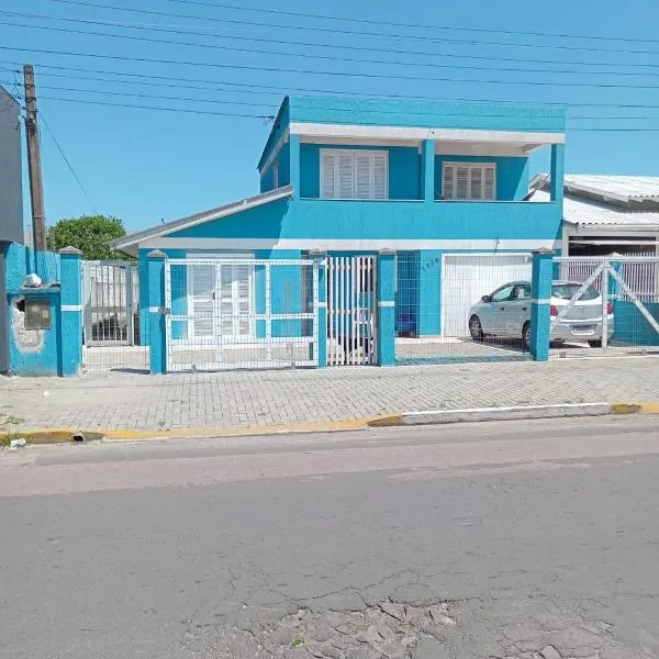 Aluguel casa azul, hotel in Capão da Canoa