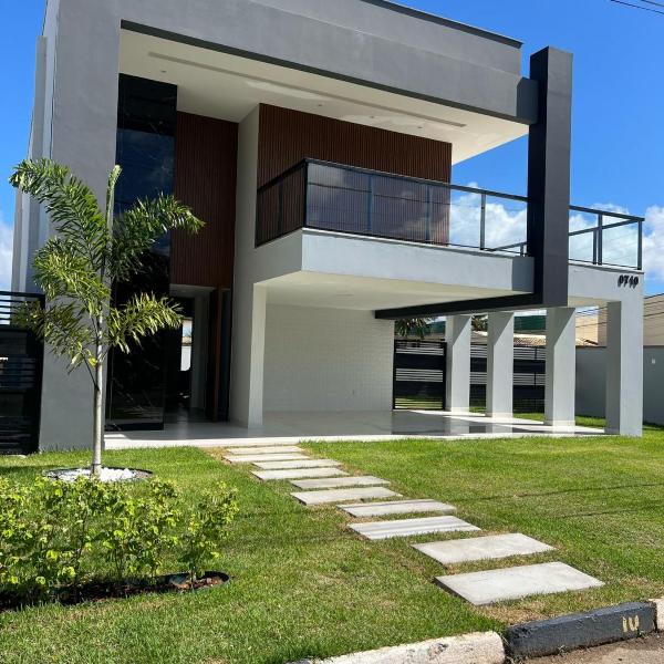 Luxuosa casa, a 150m da praia