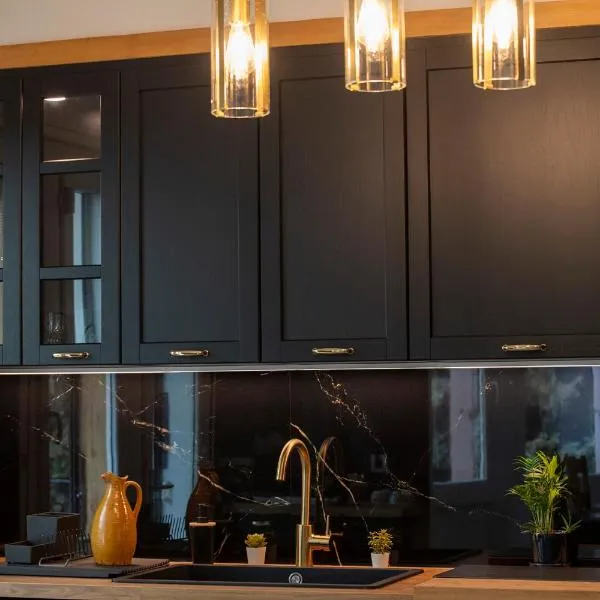 Standing de 88 m2, grand jardin, wifi, clim, Netflix, La Suzanna, hôtel à Hyères