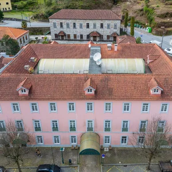 Hotel Universal, hotel v destinaci Geres