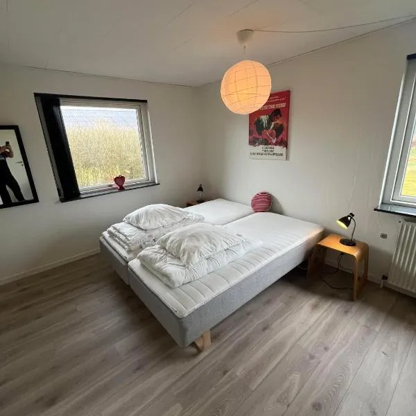 Casa Egevænget - 400 meters to LEGO HOUSE and Shopping, hotel in Billund
