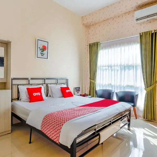 OYO 3434 Penginapan Keluarga Syariah, hotel v destinaci Lamongan