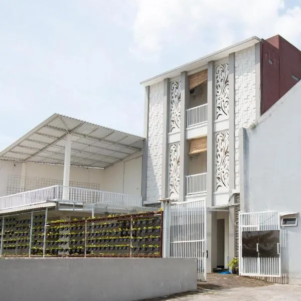Super OYO 3350 Cozy Residence Syariah, Hotel in Malang