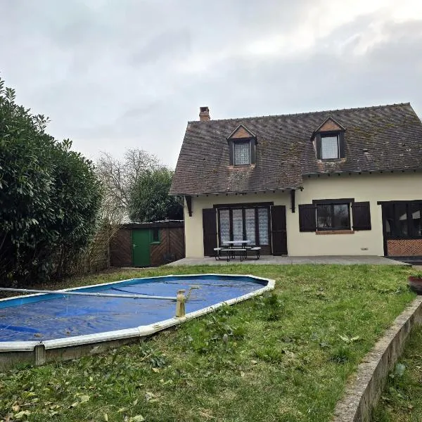 Gite du Puits Tournant - Chambre 3, hotel v destinaci Poilly-lez-Gien