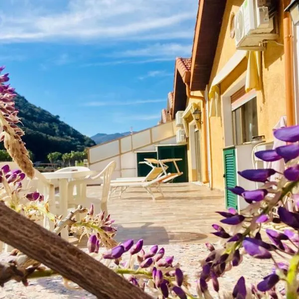 Casa Glicine, hotel a Finale Ligure