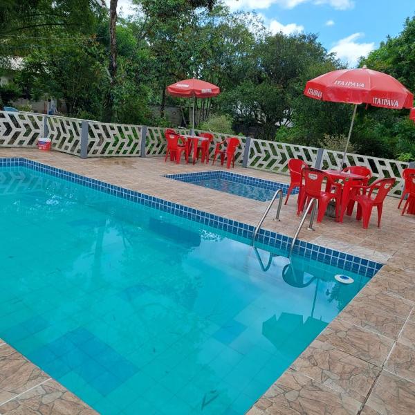 Sitio com piscina