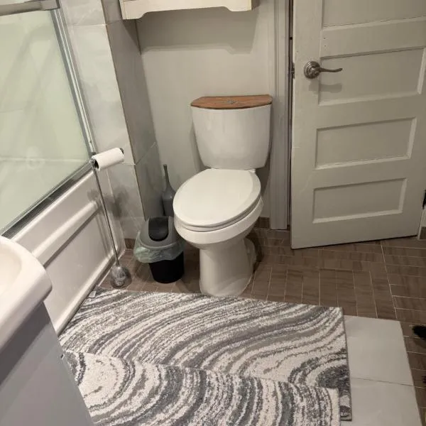 Oshawa में, होटल Oshawa Duplex