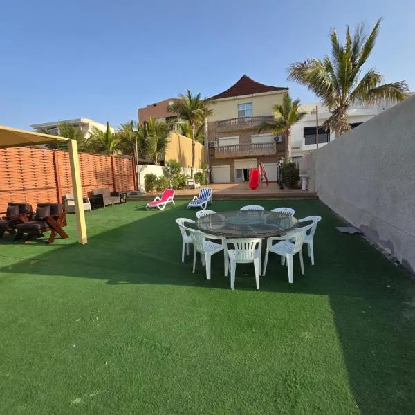 درة العروس فيلا هابي بيتش شاطى خاص, hotel en Durat Alarous