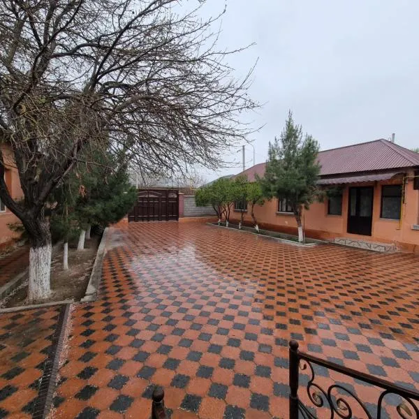 Guest House Венеция، فندق في Türkistan