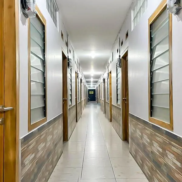 OYO 90708 Kbr Home, hotel v destinaci Tangerang