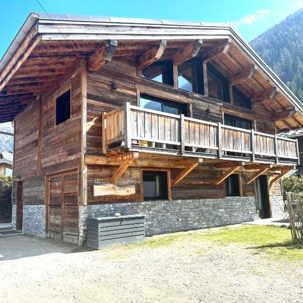 Chalet le petit Nicolas, jacuzzi, vue Mont Blanc, hotel v destinácii Chamonix-Mont-Blanc