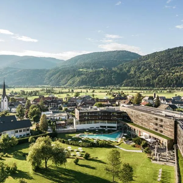 Falkensteiner Hotel & Spa Carinzia l 4 Star Superior, hotel en Tröpolach