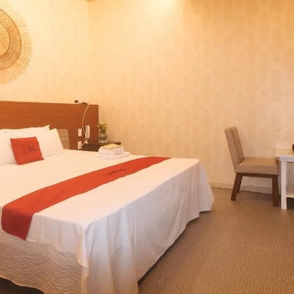 RedDoorz Premium at Regency Sunset Hotel, hotel v destinaci Angeles
