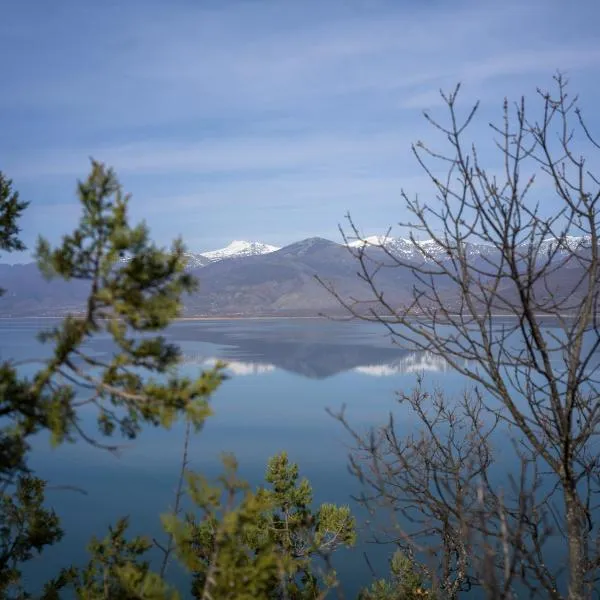 Prespes Lake View Family Apartment, hotel in Florina