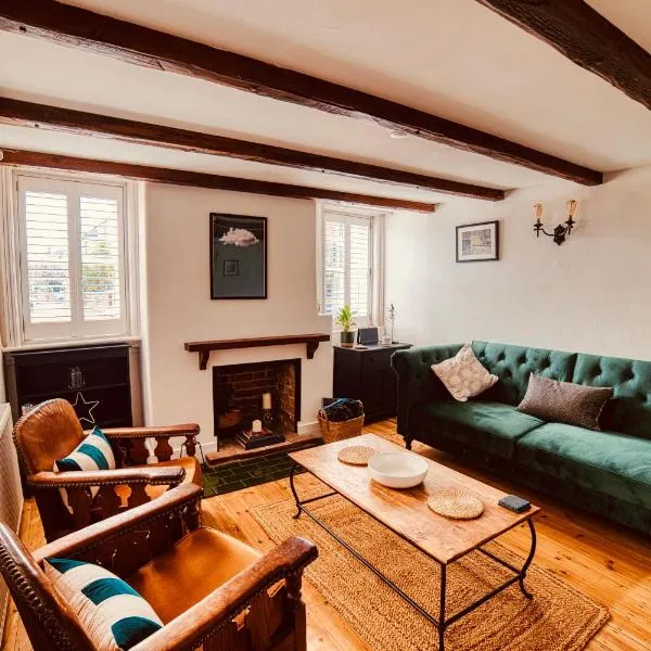 Beautiful cozy old Cottage near the Sea and all Attractions, Hotel in Eastbourne