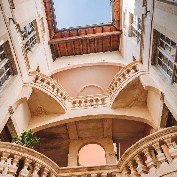 Un Joyau Occitan, hotel v destinaci Nîmes