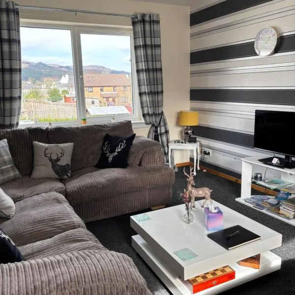 Cameron apartment Loch Ness, hotel in Fort Augustus