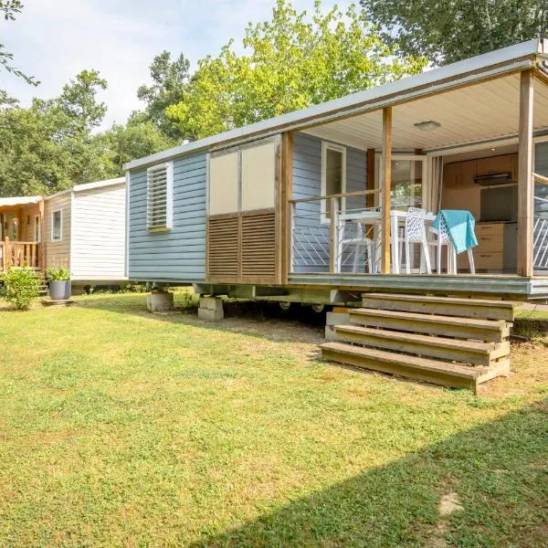 Camping des Salines: Salies-de-Béarn şehrinde bir otel