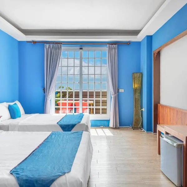 Golden Ocean Azure Hotel, khách sạn ở Vườn quốc gia Khẩn Đinh