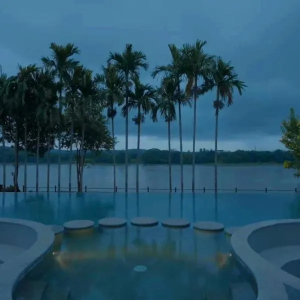 The River Retreat Heritage Ayurvedic Resort, hotel di Shoranūr