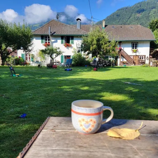 Sachserhof Ferienwohnungen in Sachsenburg, hotel in Sachsenburg