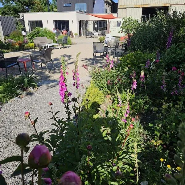 Country home with a Pub, Restaurant & Brewery onsite !, hotel in Rathcoffey