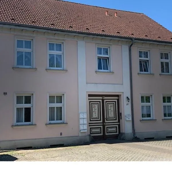 1 Zimmer Wohnung in Trebbin mit PKW Stellplatz, hotel u gradu 'Trebbin'