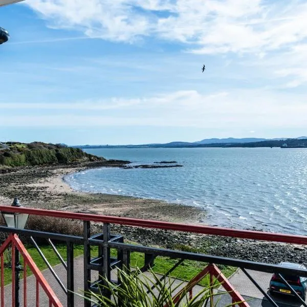 Penthouse River View near Edinburgh, Hotel in Saint Davids