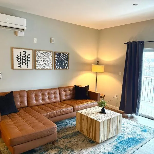 Luxury Apartment with Gym, Steps From Commuter Rail #2009, hotel di Reading