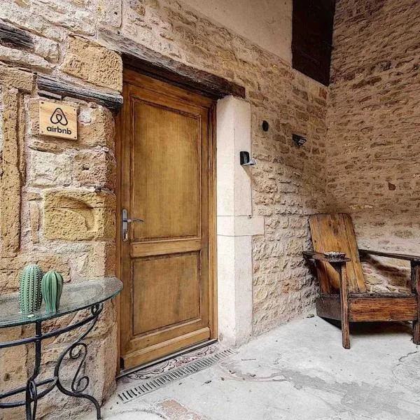 La Casa Dorée, hotel v destinaci Charnay