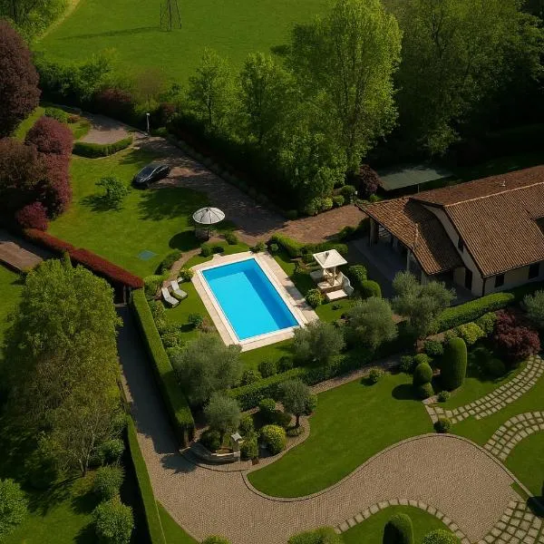 Green Hill Property、Besozzoのホテル