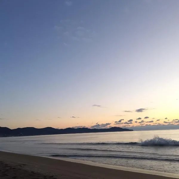 一棟貸しの宿 黒潮の家: Kuroshio şehrinde bir otel