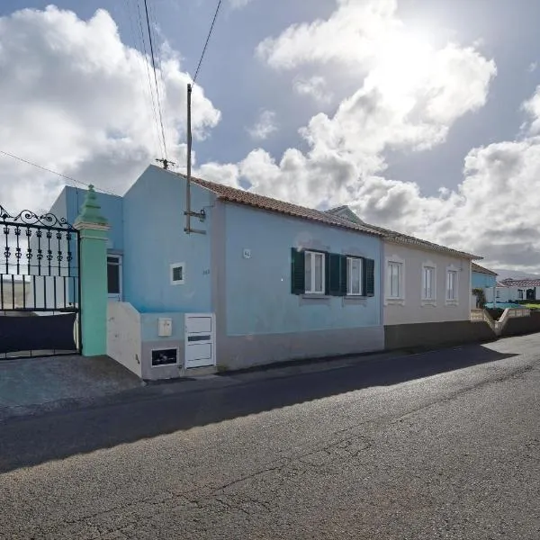 Nuria House, hotel in Praia da Vitória