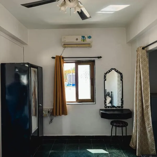 New Honeydew Suites at Vagator by Goaround Homes, hotel v destinaci Vagator