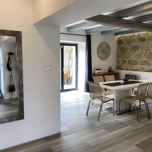 Homeland - family friendly house, hotel in Ledce