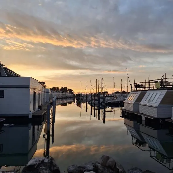 Floating House - MARINA PEARL, hotel in Portorož