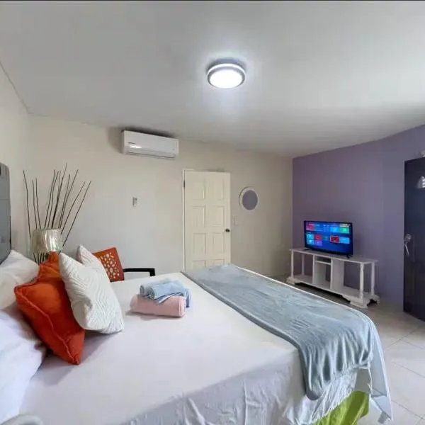 Skyline Suites Villa and Spa, hotel in Montego Bay