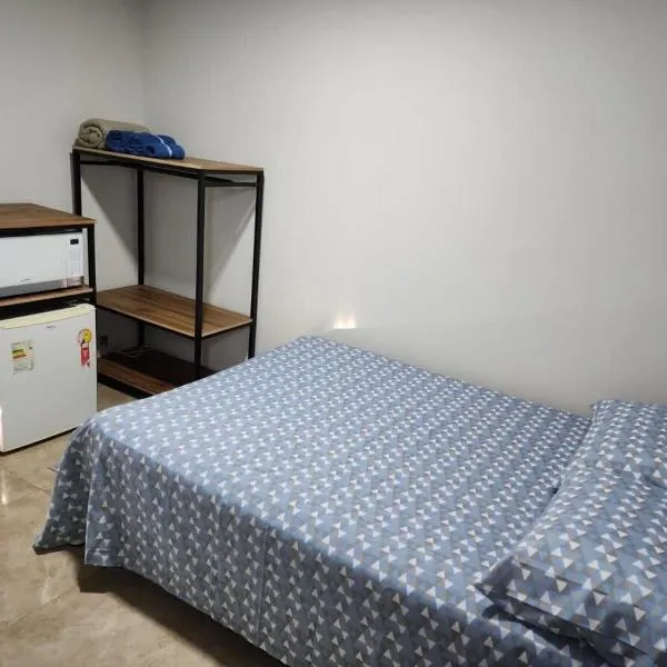 Quarto mobiliado em Lins, hotel in Lins