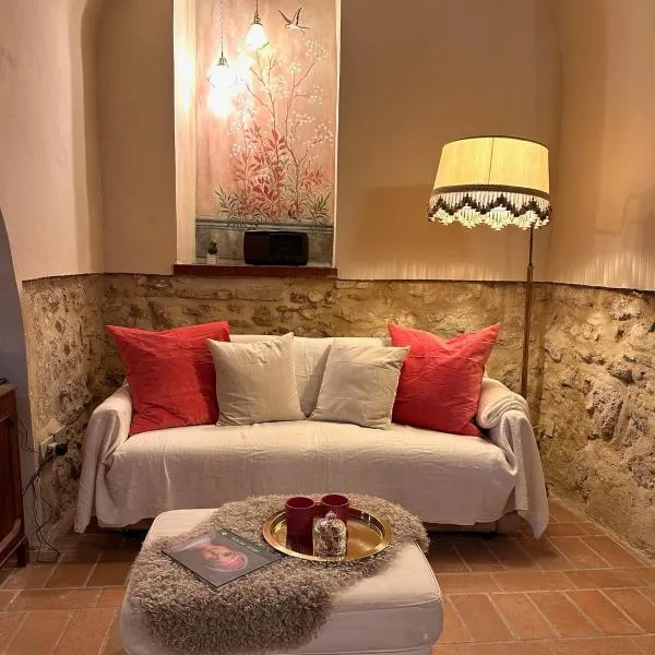 Lanternone nel Borgo - Appartamento di Charme con Giardino, hotel v destinaci Acquasparta
