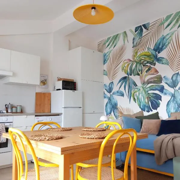 Apartment Scalea La Petrosa TikiTakiApartments, hotel a Scalea