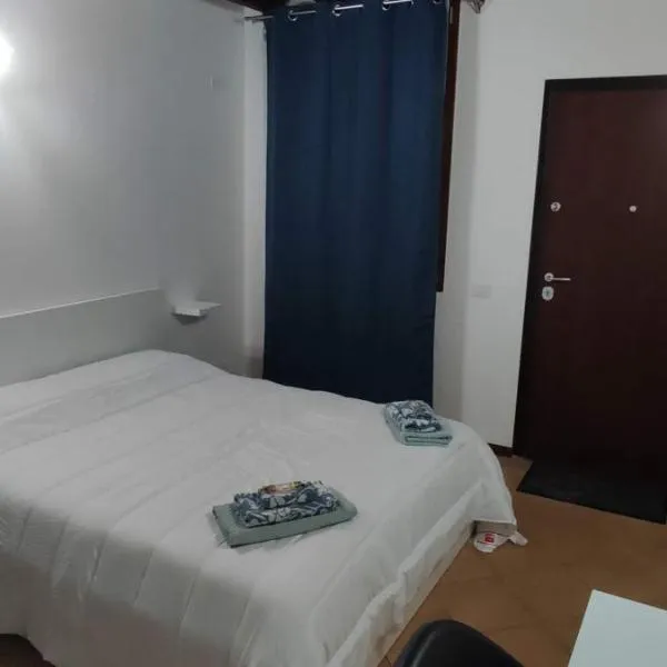 Casa Zoe Eternity, hotel in Piacenza