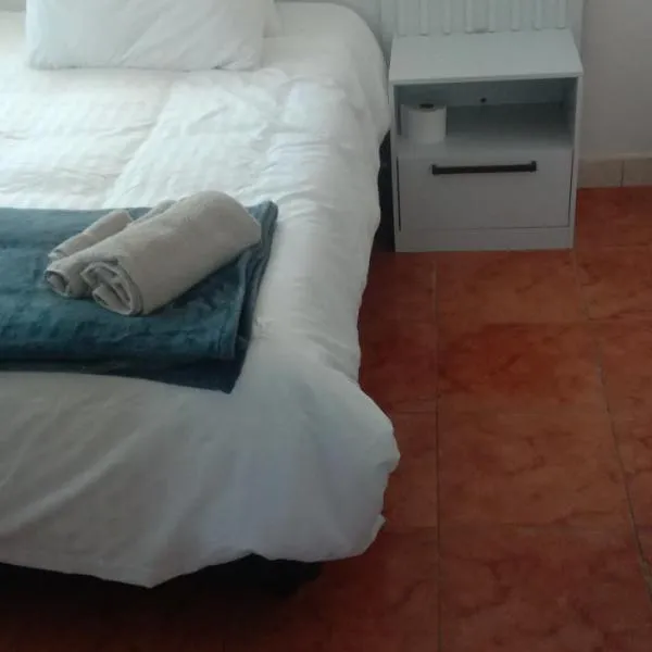 Family Home in Burnside, hotel i Bulawayo