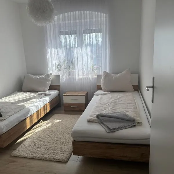 Wohnungen Beshi Niederthalheim, hotel Vöcklabruckban