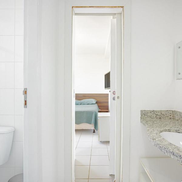 GB120 Ótimo Apartamento com 3 Suítes - Guarajuba - Foto 3
