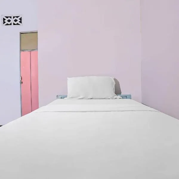 SPOT ON 92421 City Kost Syariah, hotel v destinaci Pangkalpinang
