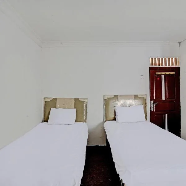SPOT ON 92529 Penginapan Wisma Bintang Syariah Near MTs Al Ma'arif Kota Bangun, hotel em Lebakcelong